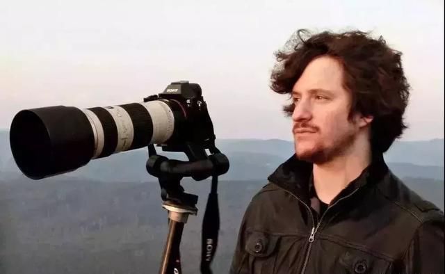 一位患有色盲症的摄影师,拍出了不一样的照片