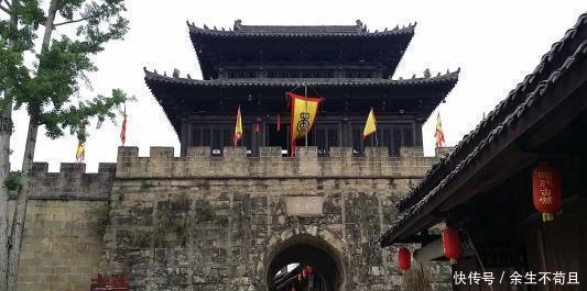  [让刘备]庞统一事无成，凭什么和诸葛亮齐名刘备这一点，孔明比不上他！