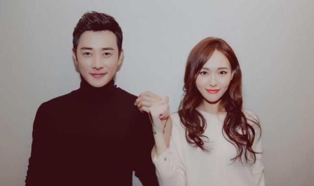 罗晋晒出结婚证，疑是两个娃的爹，真相竟是假的！