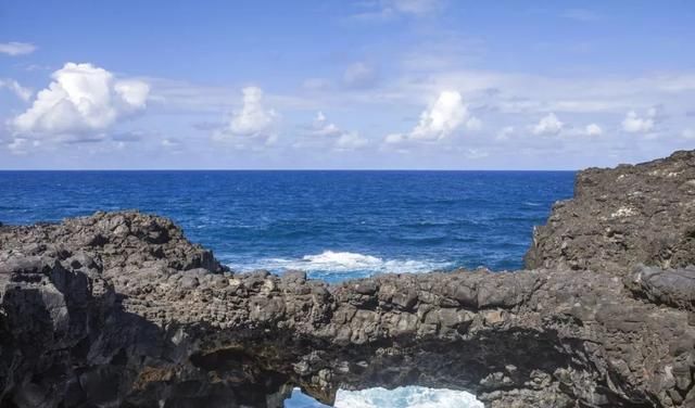 中国护照又升值了!2019这么多国家对我国游客免签，说走就走