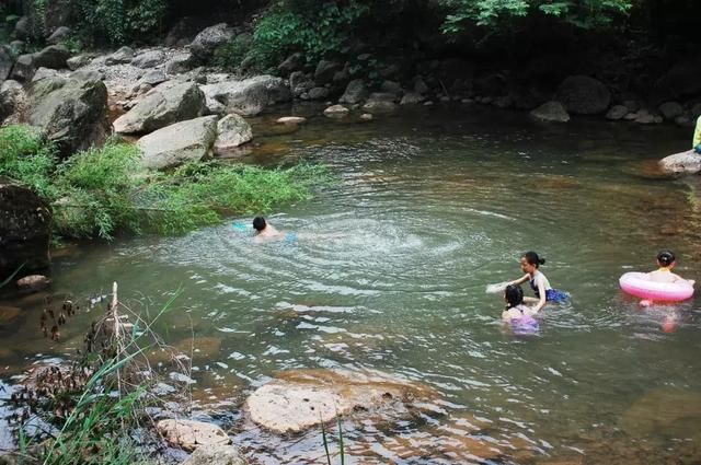 成都近郊一个小城，藏着7个耍水圣地，还全都没有门票！