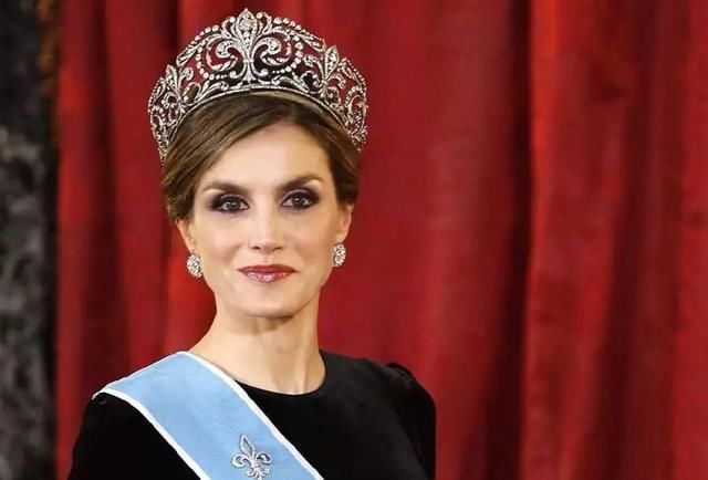 英王妃凯特独领鳌头,谁能与其争锋,外媒发现西班牙王妃才是劲敌