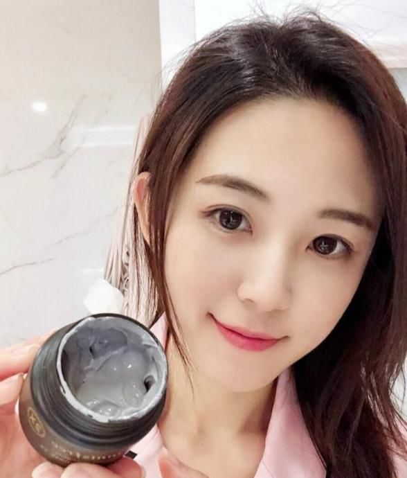  [皮肤]夏季变美怎样做？掌握这些护肤常识，让皮肤洁白水嫩