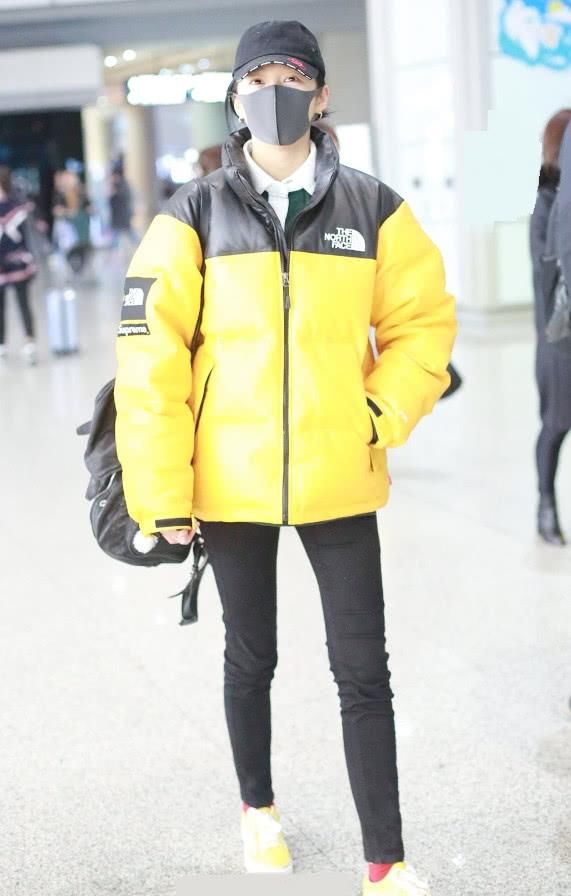 关晓彤是要跟美团外卖小哥“抢”饭碗吗？鹿晗看了笑到劈叉！