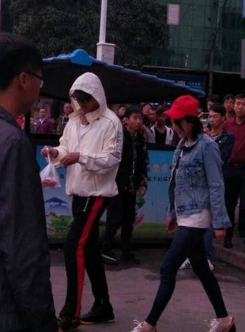 张馨予的素颜太大胆了！眉毛没化就出门，网友：范冰冰绝不敢这样