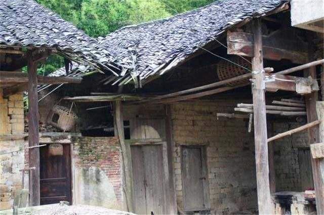  「房子」俗话说，“墙上加墙，家破人亡”，那为什么农民现在不遵古训呢？