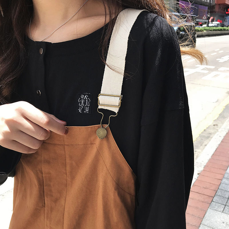 40岁左右的女人不要穿太老气，跟这些潮女学，文艺还潮流