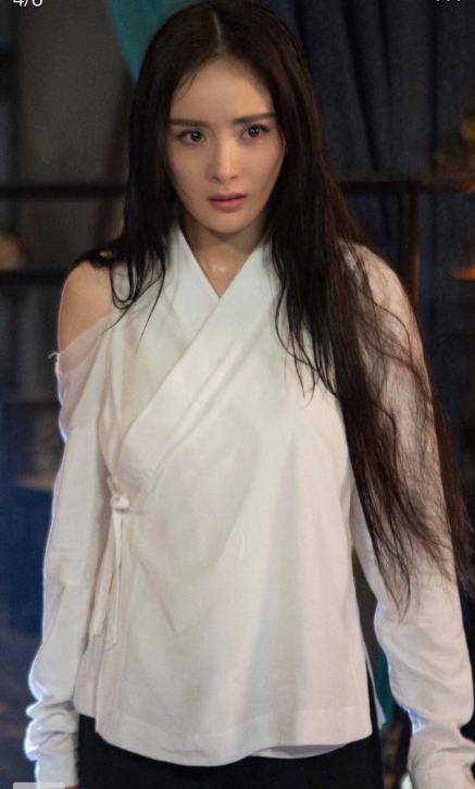 杨幂二胎传闻不攻自破！一个细节说明真相，网友：终究还是没忍住