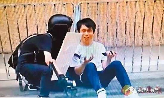  「暴徒」“嘻哈议员”邝俊宇：暴力活动的最佳导演