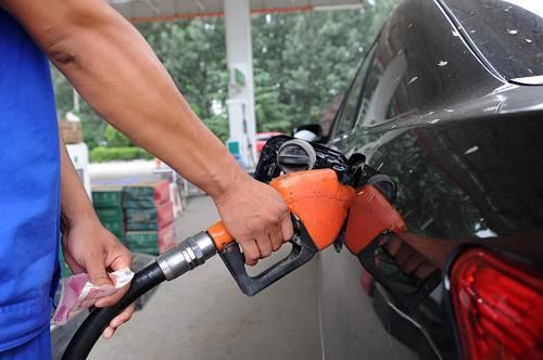 如果油价继续上涨，会对老百姓的生活造成什么影响？