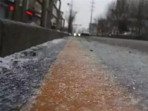  [取消]洒水车成道路“毒瘤”？电动车主：快取消，我不想变成“