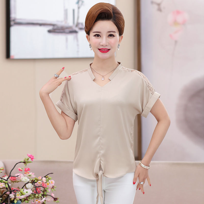 40岁女人别只穿连衣裙，看看今年的妈妈装，美的老爸都认不出来