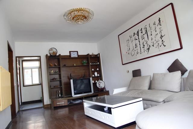 比三亚人少!比青岛消费低!北方最适合看海的城市，海鲜正肥!