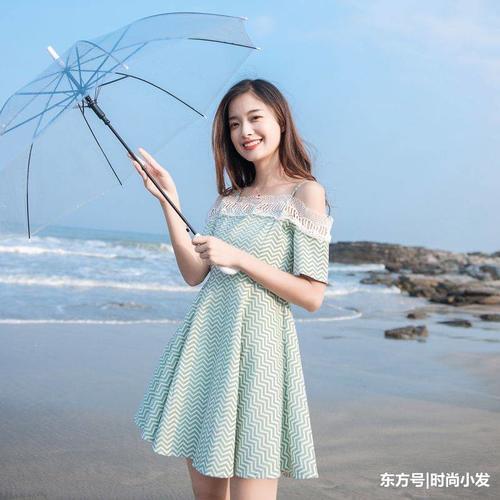 夏天穿吊带裙出街,清爽透气自在无边,你心动了吗?