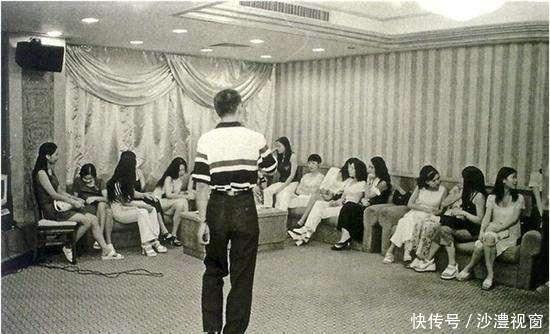 深圳1983老照片, 图2很高端图5面试的女孩很漂亮