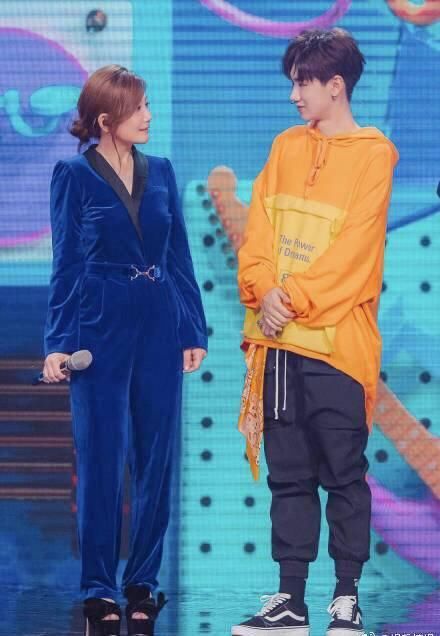 1天内2“假”上热搜!baby汪苏泷先后中枪，池子嘲讽梁静茹点赞?