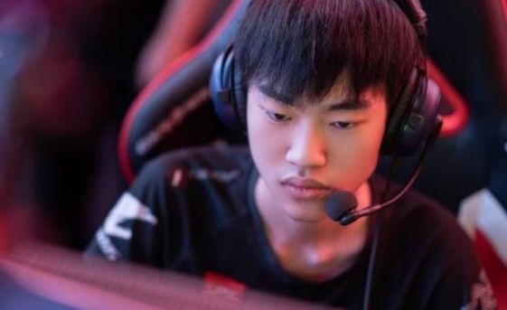  「努力」英雄联盟：IG轻取TES不败延续 宁王状态不错 Knight需更加努力