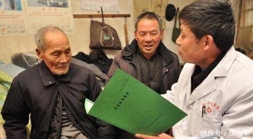 下月起, 农民备齐1笔钱, 每户得1千, 村干部挨家收, 家家少不掉