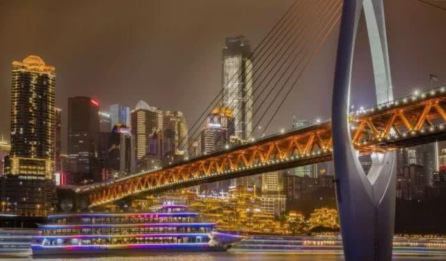  【重庆】中国最热城市：重庆毫无意外的登顶，紧跟其后的杭州，