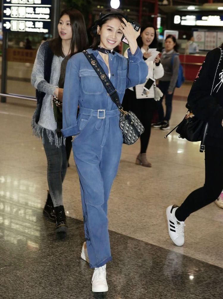 王子文仅靠一双鞋秀出逆天长腿，你看这像是162cm的人吗?