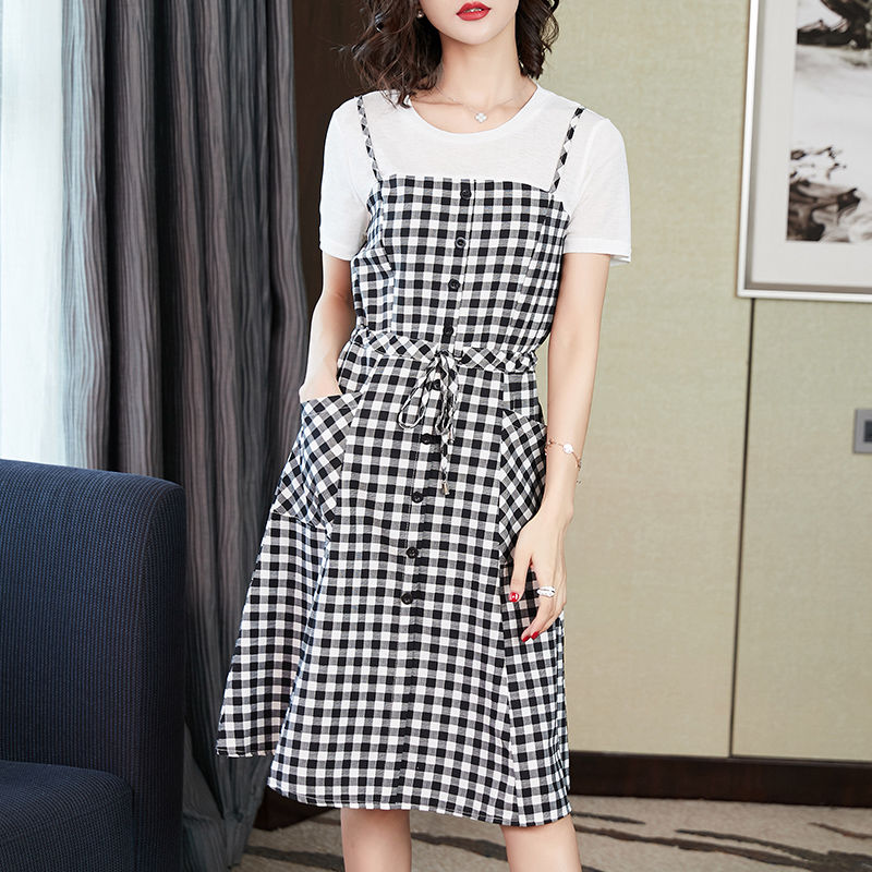 40岁女人别穿太花哨，学下面女人穿素雅裙+尖头鞋，温婉有气质