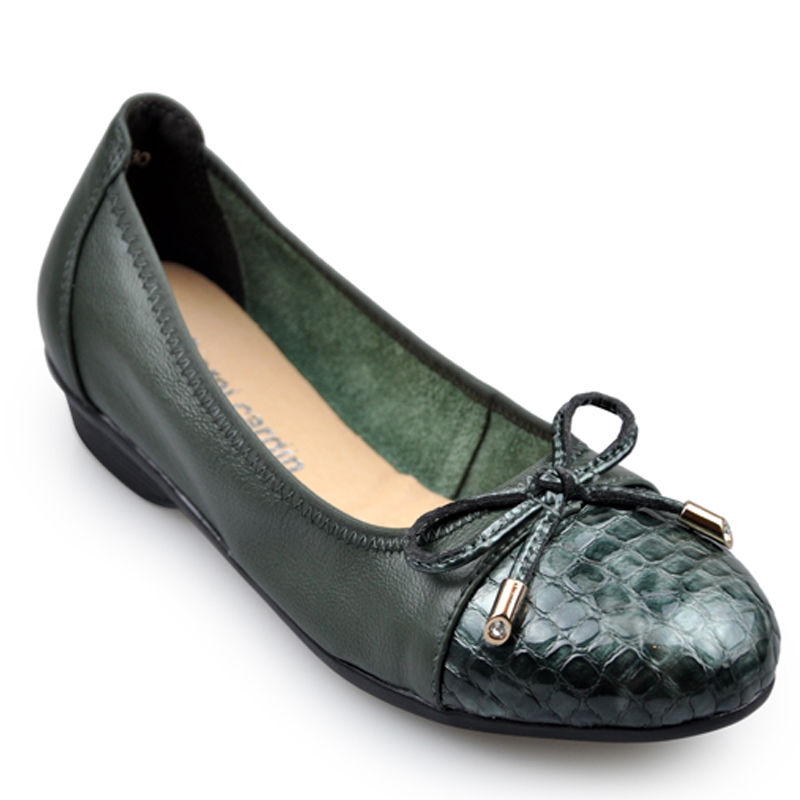 女人再穷也要有一双时尚女鞋，里面大有讲究，真是帅惨了