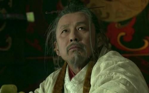  「秦朝」秦朝统一而六国造反，汉朝统一却天下太平，原因是博弈策略的改变