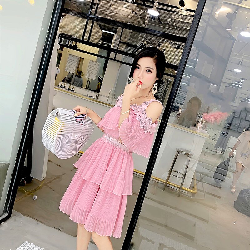 夏日里姐妹淘的各种轰趴聚会,穿上这件名媛连衣裙,让你闪耀全场