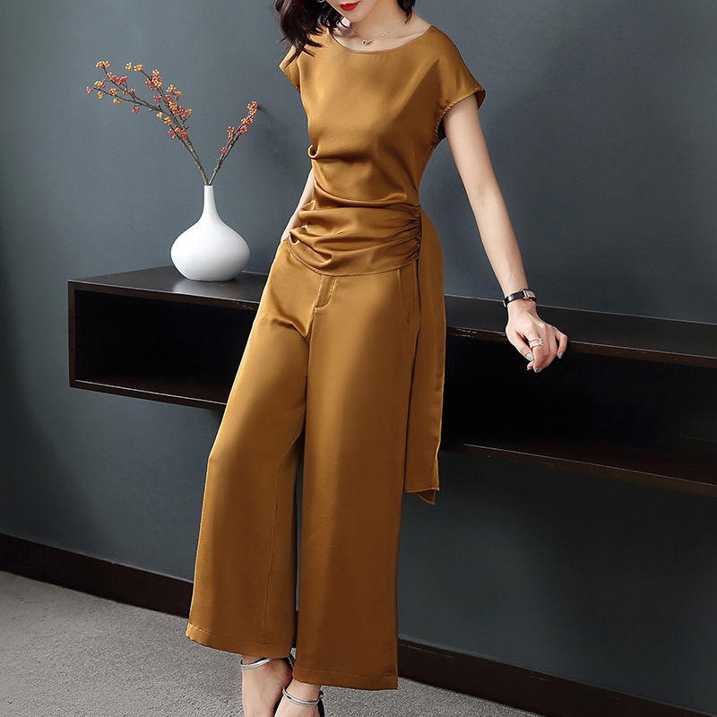 悄悄告诉你:别穿紧身裤，如今流行这阔腿裤套装，洋气高雅超美嫩