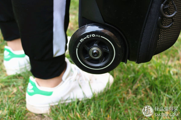 出门带娃手忙脚乱?这款行李箱还真是帮了大忙