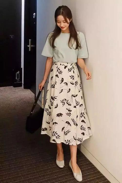 袁姗姗筷子腿没了？选错裙子你不胖谁胖！