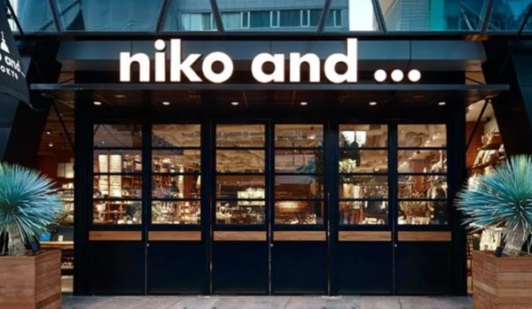 用做杂志的方式开了一家杂货店，店面每天都在变“脸”!