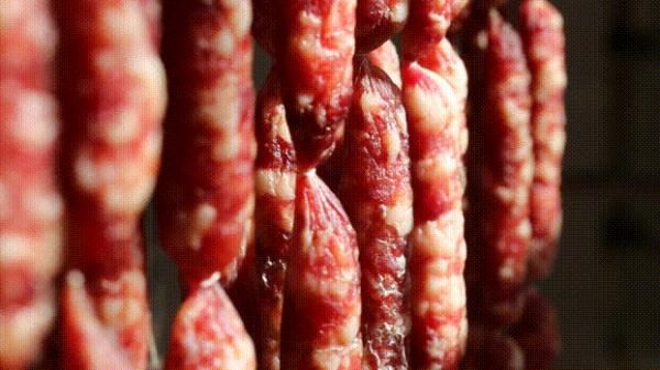 【猪肉】今天，记者去菜市逛了一圈，猪肉真的降价了！