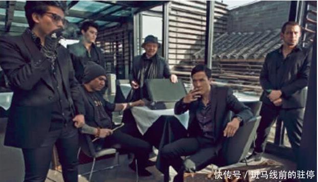 他到国外训练,娇妻被黑老大霸占,回国后他手持