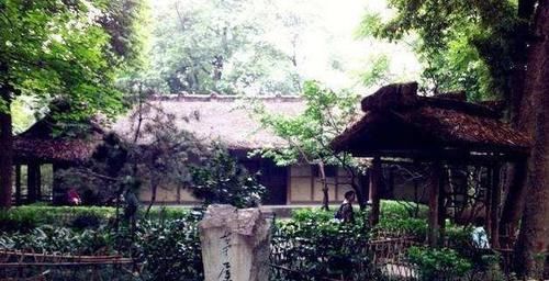 成都“最有名”的豪宅！却到处是破旧草屋？游客：名人过的也辛苦