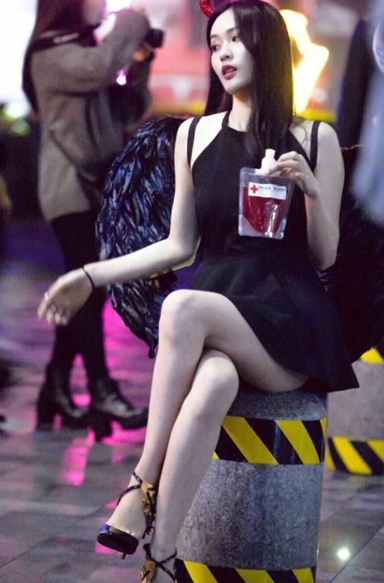 街拍,如果图8去应聘网管,那样的话网吧生意一定会火爆