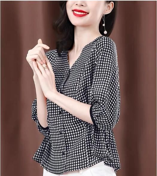  女人@女人胖没腰不可怕,试试这“宽松衫”,一等一的美嫩,洋气又迷人