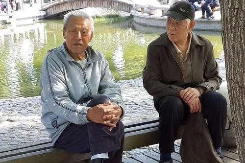  [农村]在农村，老人常说：“人穷断六亲”，什么意思？