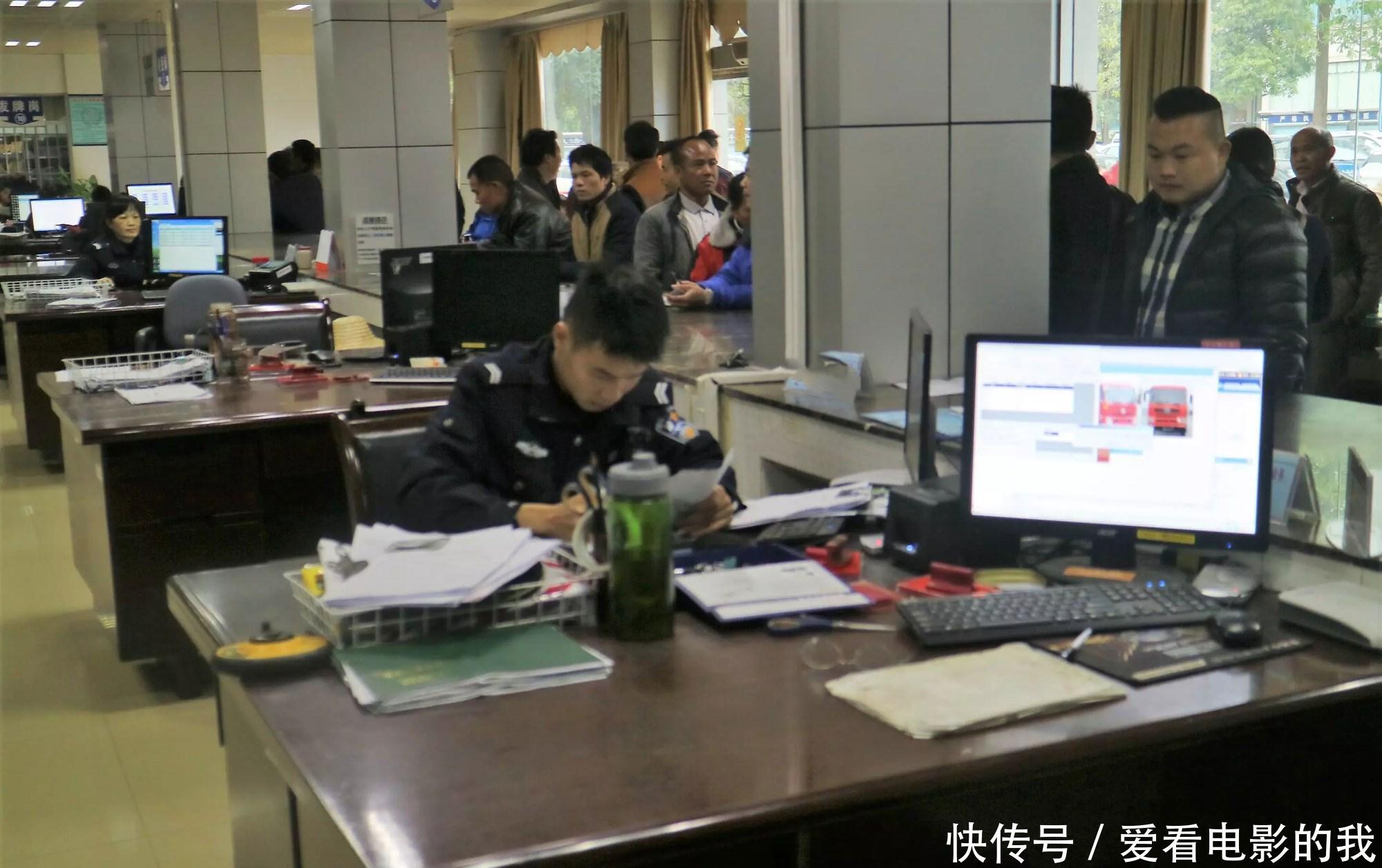 汽车年检不需要去车管所了，网上年检开始实行，是不是很方便呢？