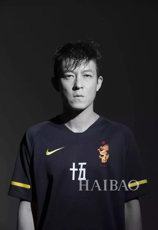 这些赤裸裸印着心情和口号的T恤太挑衅,没有点态度都不敢穿!是