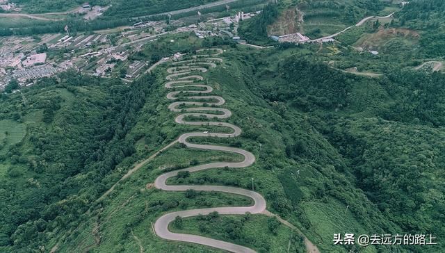 中国“最红”的公路，68道拐一公里一拐，无意中创造了世界奇观