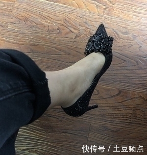 小脚■美丽高跟鞋, 时髦小脚的比拼,回头率很高