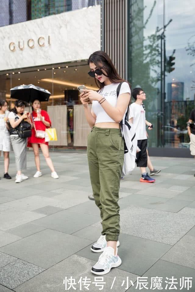 『气质』美女穿搭:青春范的休闲美搭,简洁利落的风格,穿起来超级有魅力