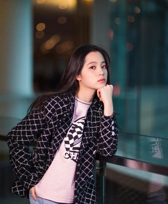  【过时】依然秀小香风外套 永不过时的经典