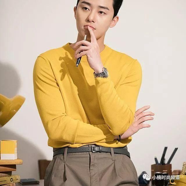 被自己倒影帅到定格！副会长朴叙俊教你善用皮带穿出雅痞型男味