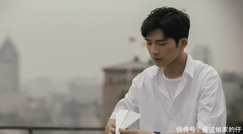 『影帝』出生28天就遭抛弃,奶奶摆摊17年养大,后苦尽甘来成三十亿影帝