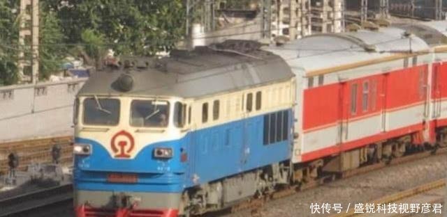  #车站#我国最“调皮”的火车，不仅只卖卧铺票，且中途还不停靠