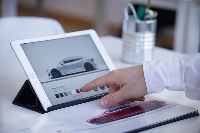 展厅营销利器：Magik Book让平板电脑可与实体手册互动