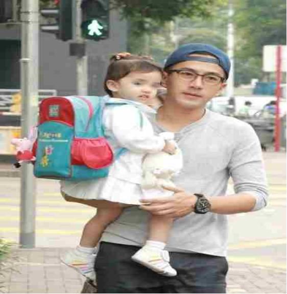 最近杨幂对外宣布停工三个月，怀疑怀孕，小糯米，有弟弟了