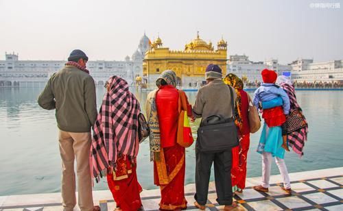 印度有座神圣的金庙，为所有人提供免费吃住，深受西方游客欢迎